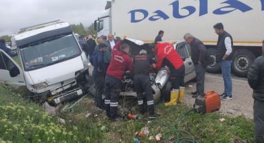 Otomobil çekici ile çarpıştı: 2 yaralı