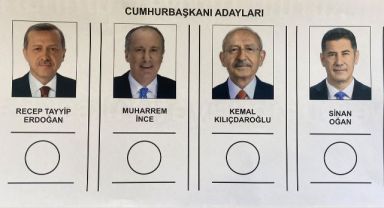 Oy pusulası nasıl katlanmalı? İşte oy kullanırken dikkat edilmesi gerekenler...