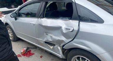 Şehir içine giren tır, araçları biçti: Otomobiller birbirine girdi