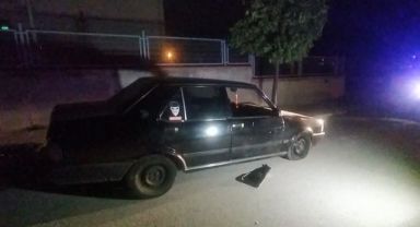 Seyir halindeki araç kurşunlandı