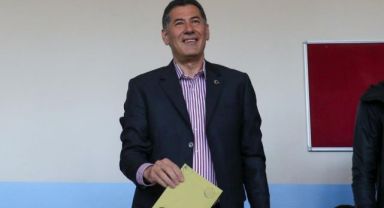 Sinan Oğan Ankara'da oyunu kullandı
