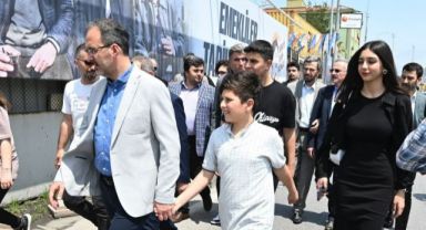 TCG Anadolu’ya ilgi İzmir trafiğini kilitledi