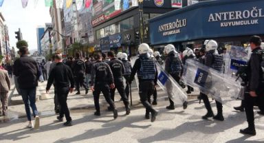 Yeşil Sol Parti mitinginde polise taş attılar: 10 gözaltı