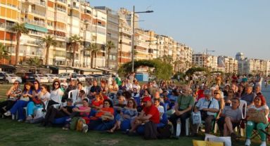 3. İzmir Şiir Hatları buluşması şölenle tamamlandı