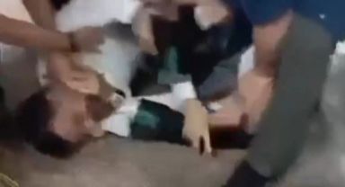 Avukatlar, yumruk yumruğa kavga etti