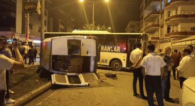 Belediye otobüsü ve minibüs çarpıştı: 8 yaralı