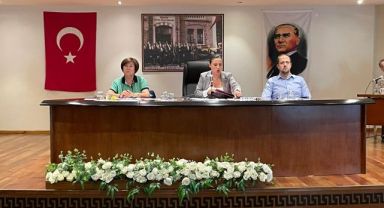 Ceritoğlu Sengel’den ‘şeftali’ örneği: Fiyatlar çok kötü!