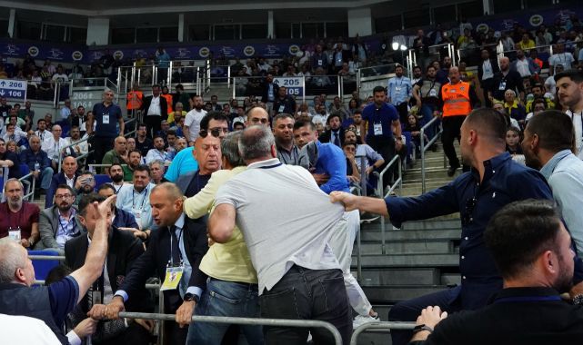 Fenerbahçe Olağan Genel Kurulu'nda gerginlik!