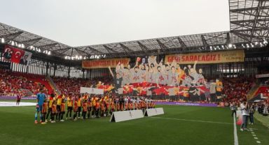 Göztepe taraftarı, 5 farklı dilde transfer ve şampiyonluk istedi