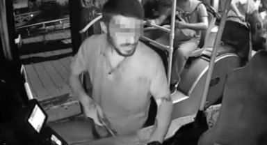 Halk otobüsünde dehşet dakikaları: Ekmek bıçağıyla şoföre saldırdı