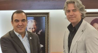 İyi Parti İl Başkanı Bezircilioğlu’ndan İzmir Kızılay'a kurban bağışı