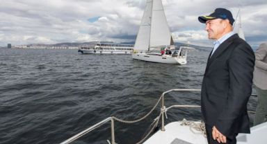 İzmir’de 41 halk plajının 40’ında Mavi Bayrak dalgalanıyor