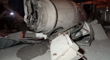 İzmir’de korkunç son… Beton mikseri sürücüsü can verdi!