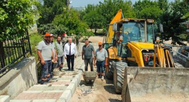 Karabağlar'da kaldırımlar yenileniyor