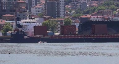 Mayın iddiası üzerine yük gemisinin çevresindeki arama çalışmaları sürüyor