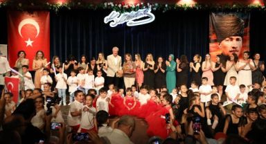 Nar çiçekleri mezuniyet sevinci yaşadı