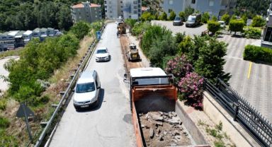 Narlıdere Belediyesi asfaltlama çalışmalarını sürdürüyor