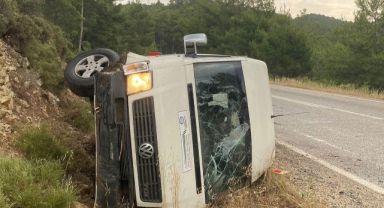 Personel taşıyan minibüs kaza yaptı: 8 yaralı