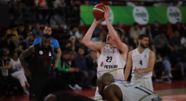 Peyton Aldridge, bir sezon daha Petkimspor’da