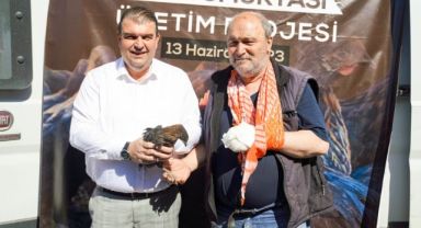 Seferihisar Belediyesi'nden çiftçiye tavuk desteği