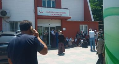 Traktör altında kalarak hayatını kaybetti, yakınları sağlık ekiplerine saldırdı