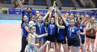TVF İzmir Mini Voleybol Süper Ligi’nde sezon tamamlandı