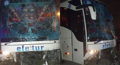 Yolcu otobüsü ile otomobil çarpıştı: 2 ölü, 2 yaralı