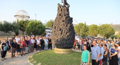 Bayraklı Madımak'ı unutmadı!