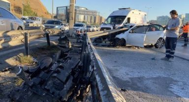 E-5 Karayolu’nda otomobil bariyere ok gibi saplandı!