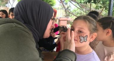 Egeli gençler, ilkokul öğrencileriyle sanat projesinde buluştu