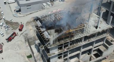 Fabrika inşaatında yangın çıktı
