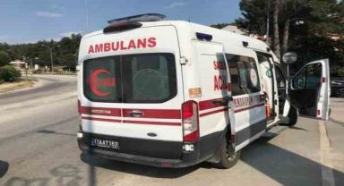 Hem ehliyeti yok hem de plakasız motosikletiyle kaza yaptı