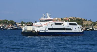 İzmir'de arabalı vapur seferleri yeniden başladı