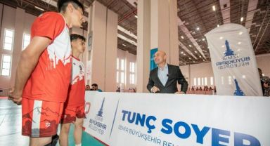 İzmir'in yeni spor uygulaması Sporİzmir kullanıma sunuldu