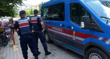 Jandarma 6 ayda 2 bin 897 aranan şahsı yakaladı