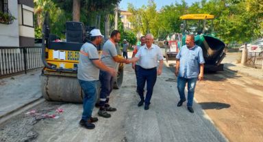 Karabağlar'da asfaltlama çalışmaları sıcak dinlemiyor