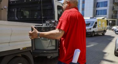 Karşıyaka'da elektronik atıklar, öğrenciler için tablete dönüşüyor