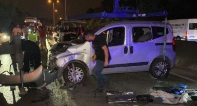 Kazada araçlar takla attı, trafik durdu: 4 yaralı