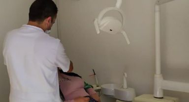 Kınık’ta gezici diş sağlığı aracında tarım işçilerine sağlık taraması