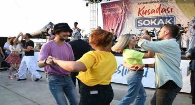 Kuşadası’nı sokak festivali coşkusu sardı
