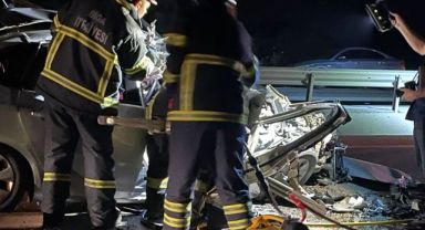 Otomobil tıra arkadan çarptı: 1 ölü, 1 yaralı