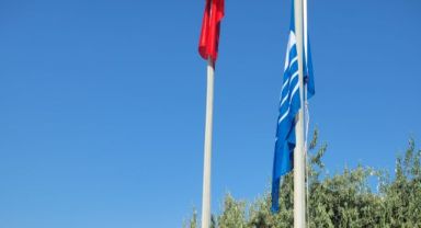 Seferihisar’da plajlara “mavi bayraklar