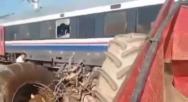 Traktör ile tren çarpıştı: 1'i ağır 4 yaralı