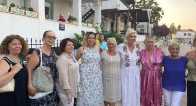 Yeni açılan Mordoğan Sanat Sokağı geliri, Karaburunlu diyaliz hastalarına 