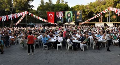 Bornovalılar geleneksel aşure etkinliğinde buluşuyor