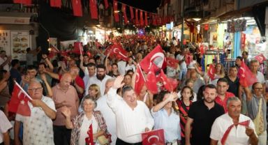 Çeşme büyük zaferi coşkuyla kutladı