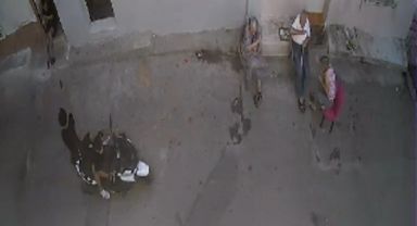Evinin önünde silahlı saldırıya uğrayan kişi hayatını kaybetti