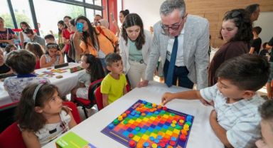 Gaziemir'de sahne Yaz Okulu kursiyerlerinin