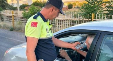 İzmir'de kurallara uymayan 2 bin 744 sürücüye ceza yağdı