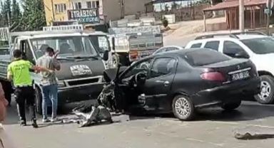Karşı şeride geçen otomobil ortalığı savaş alanına döndürdü!